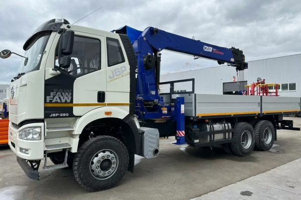 FAW 3250 6х6 2-х скатная, Борт с КМУ DongYang SS2037 — 1